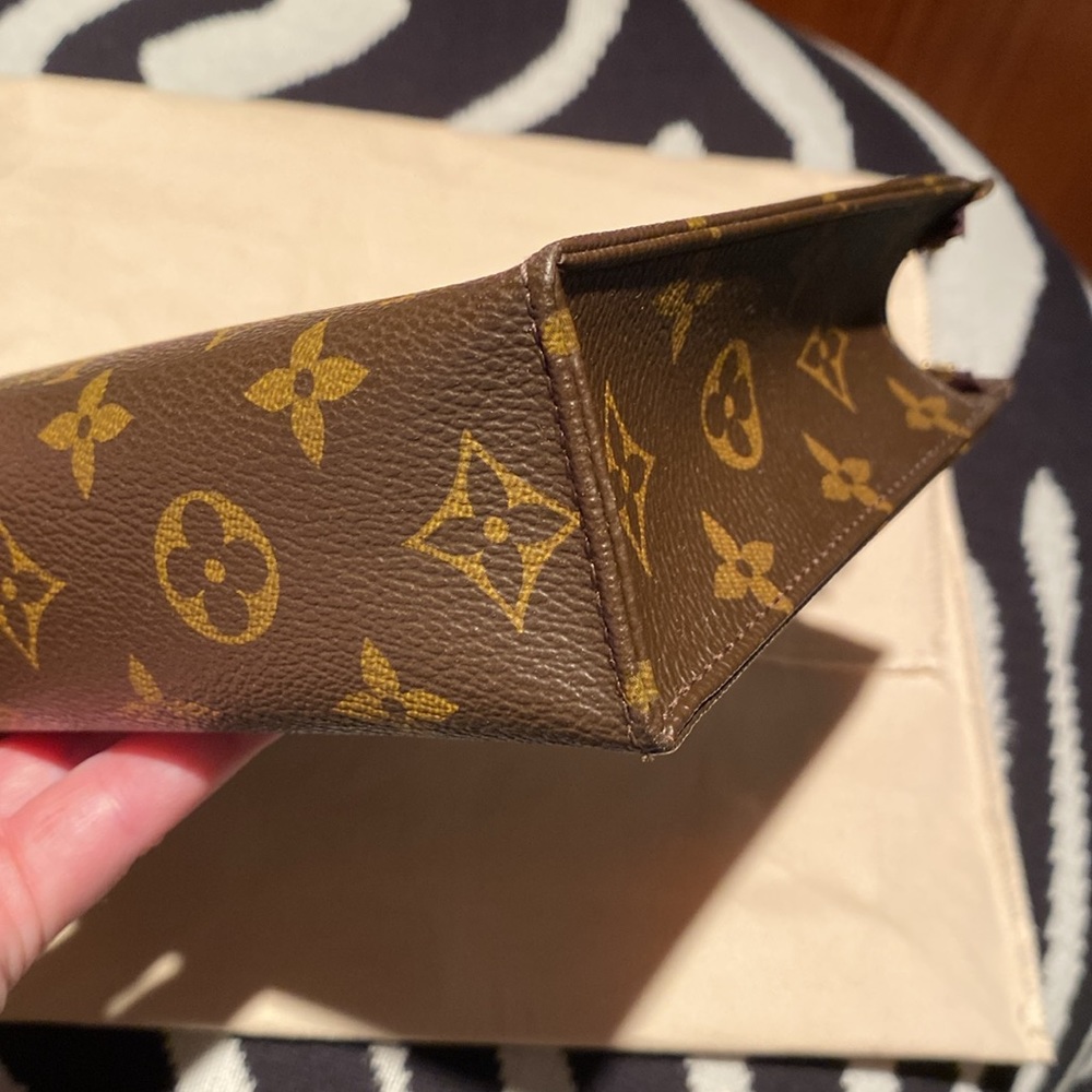 LOUIS VUITTON TOILETRY 19 not for sale - Picture 4 of 9